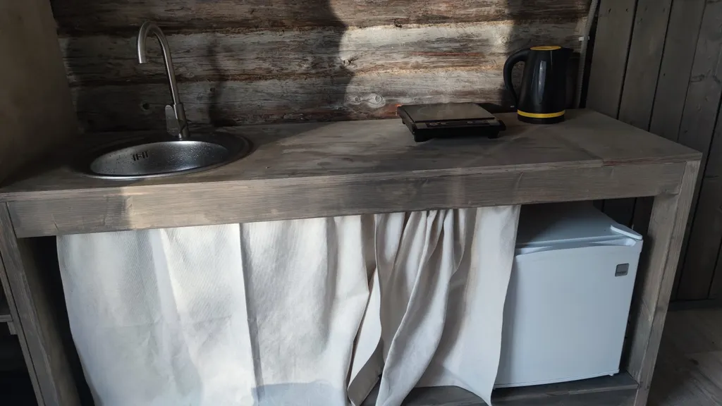 Коттедж Дом на берегу реки с камином и баней — Сясьстрой