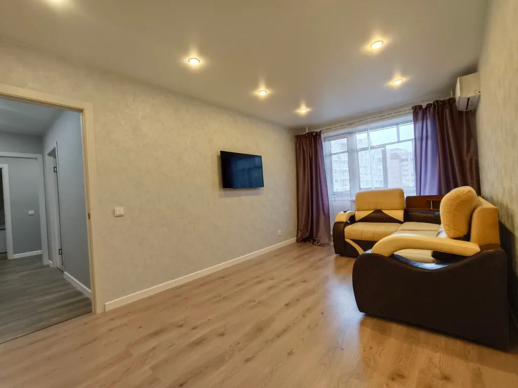 Квартира Уютная двухкомнатная квартира рядом ареной ерофей — Хабаровск