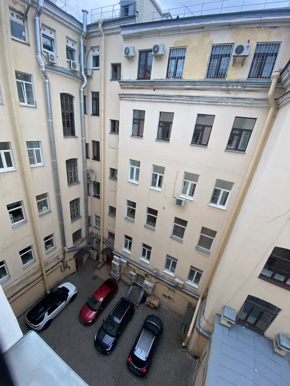 Просторная двухкомнатная квартира у Русского музея