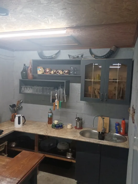 Коттедж Трёхместный номер со всеми удобствами — Сухум