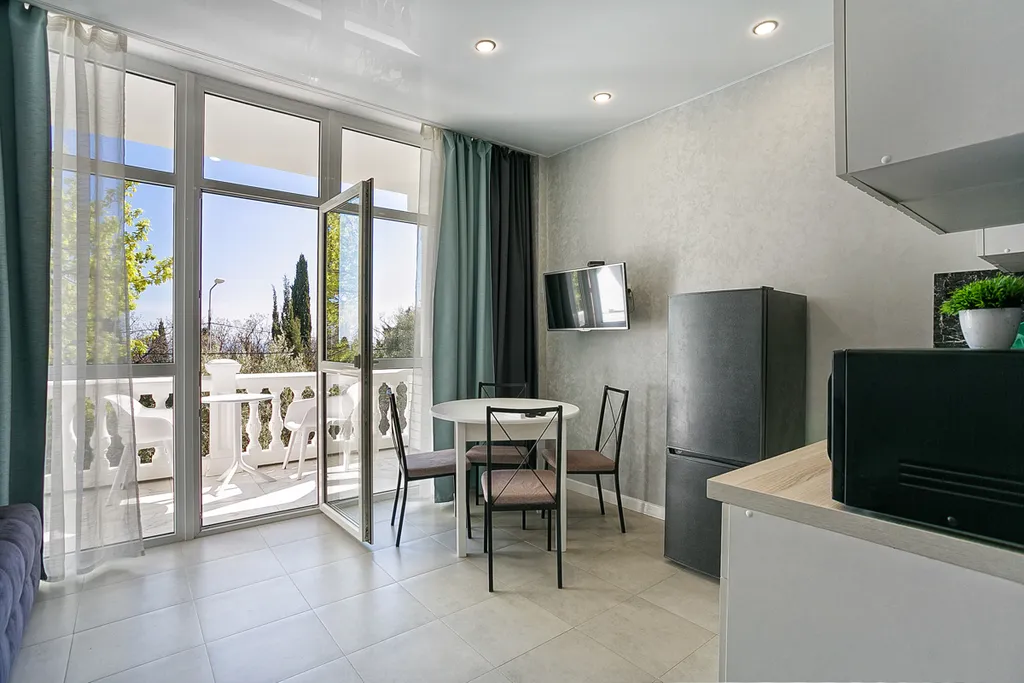 Квартира-студия с видом на море и парк