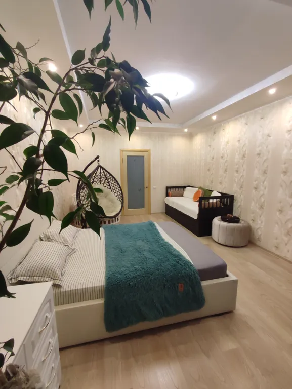 Трешка в центре города с охраняемой парковкой