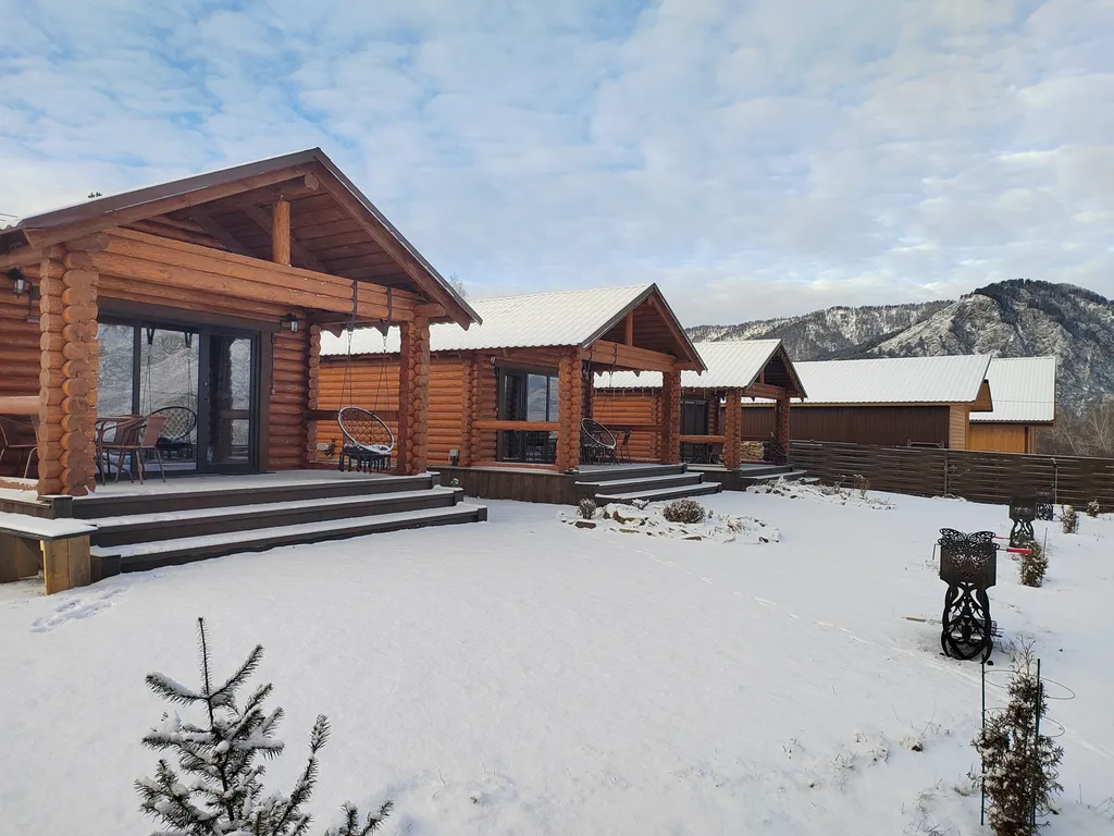 Уютный домик с видом на горы