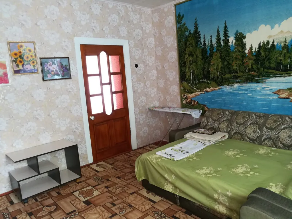 Утопающий в зелени уютный дом