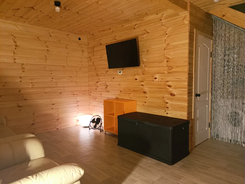 Дом с большим бассейном с видом на море