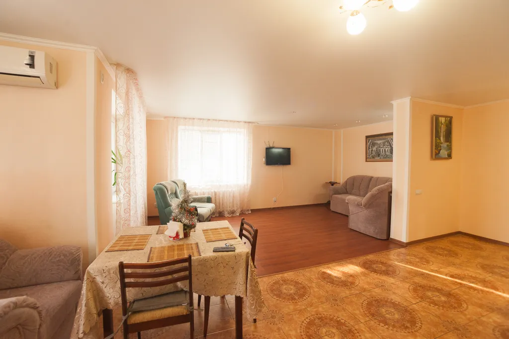 Уютная трехкомнатная  квартира в центре