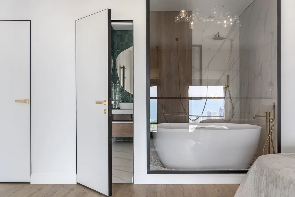 Видовые двухуровневые апартаменты в самом центре Владивостока