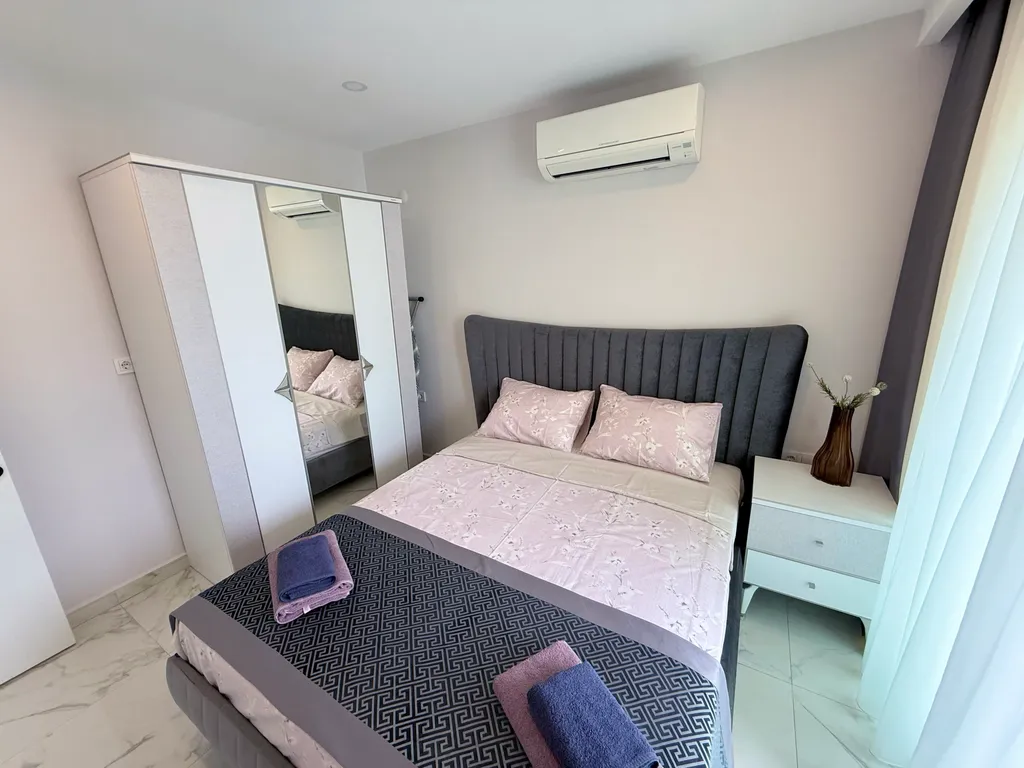 Уютная квартира с видом на горы, пляж Клеопатра