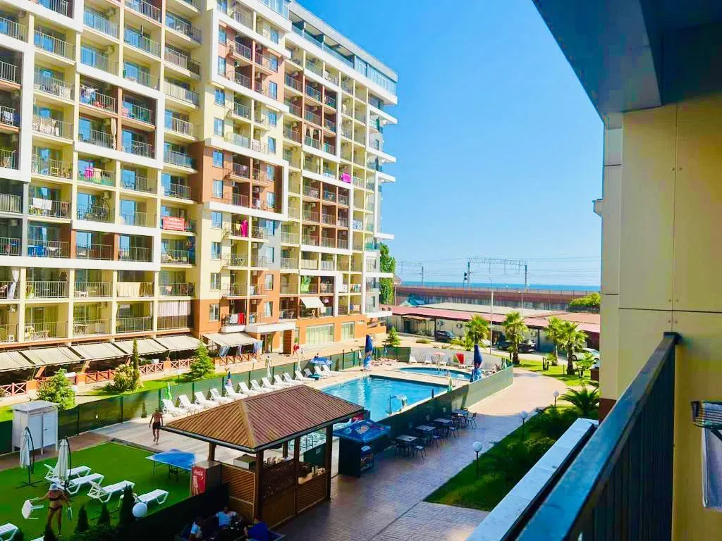 Квартира на первой линии от моря с видом на море и бассейн