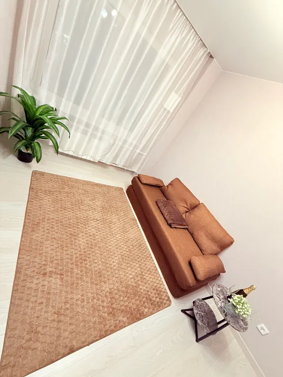 Евротрёжка новая чистая возле Аэропорта