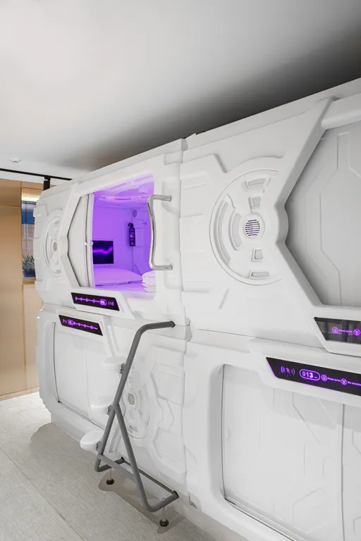 Капсульный отель в центре города