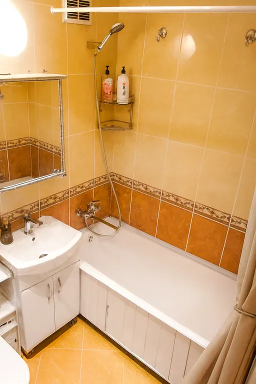 Квартира Уютная 2х комнатная квартира в тихом центре города,недалеко от вокзала — Минск