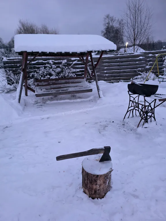 Милый дом на берегу озера