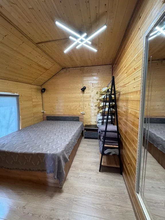 Уютный домик на озере