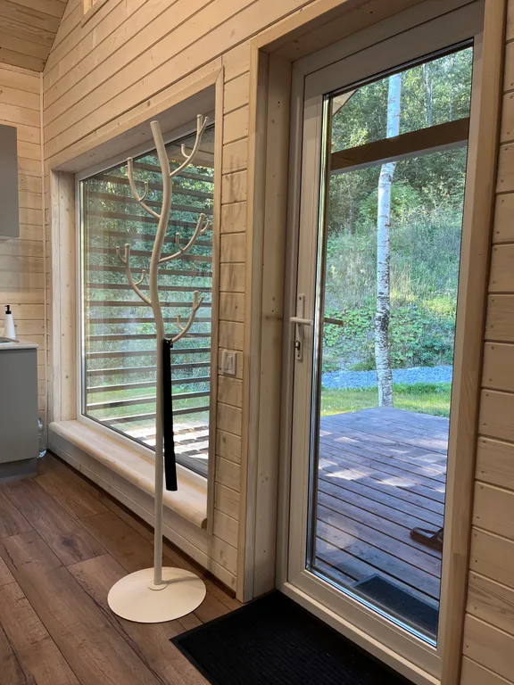 Дом у скалы