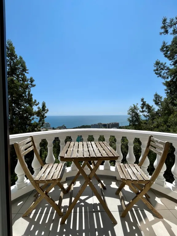Шикарные апартаменты с видом на море и на Ай Петри