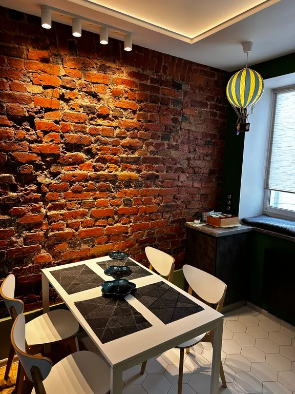 Уютная, стильная квартира в cамoм сердце Cтaрого Bыбоpгa