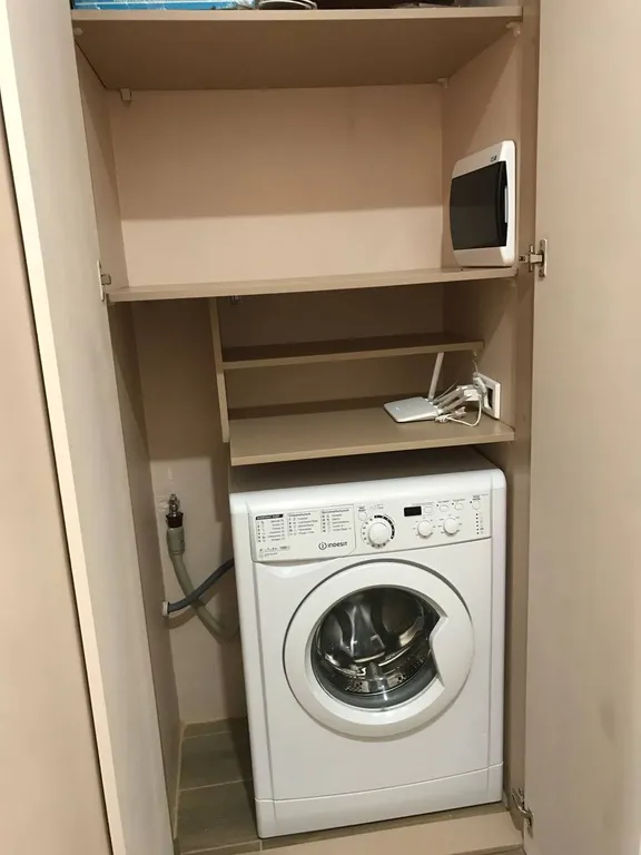 Дизайнерская 2-к квартира с французским балкончиком