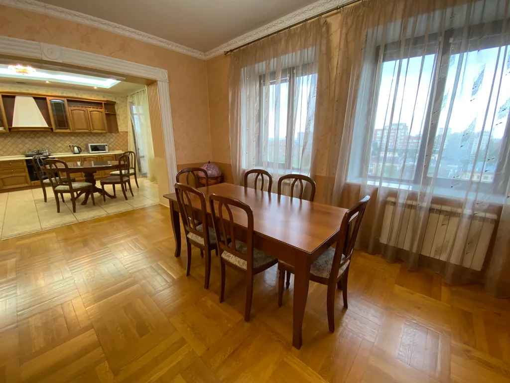 Просторная квартира в центре города для большой семьи