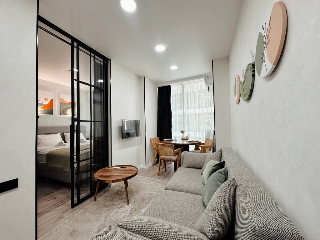 Апартаменты с отдельной спальней на берегу моря