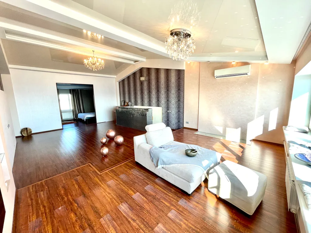 Большой коттедж - Lucky Home в центре с видом на  Золотой Рог