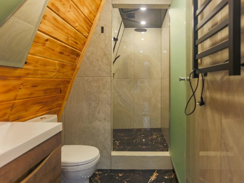 Большой дом a-frame в-небо с бассейном