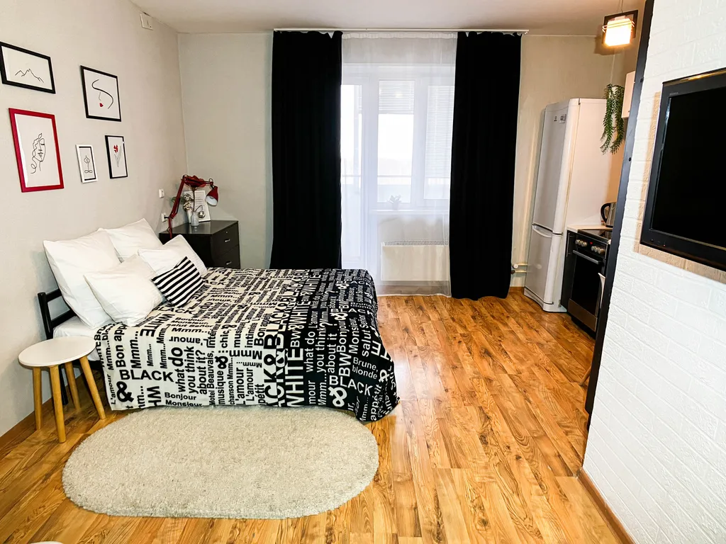 Черно-белая гармония в Парковом