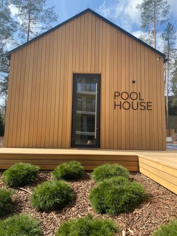 Студия с лоджией на заливе в комплексе с подогреваемым бассейном