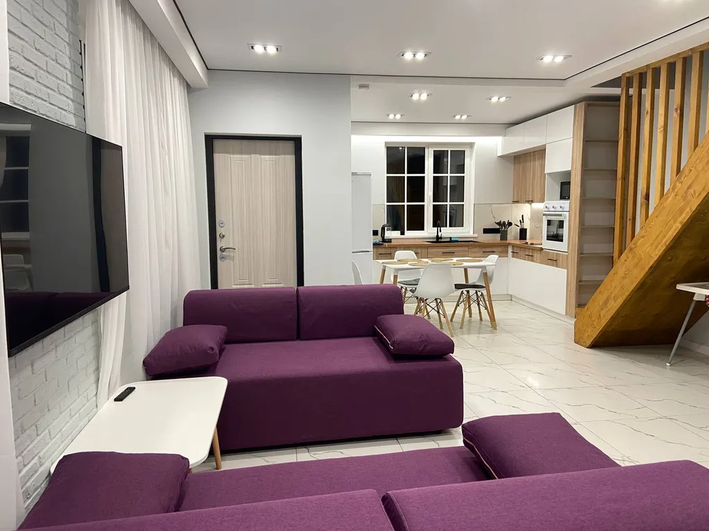 Коттедж Большой праздничный дом дуплекс для большой семьи или компании друзей — Новоселье