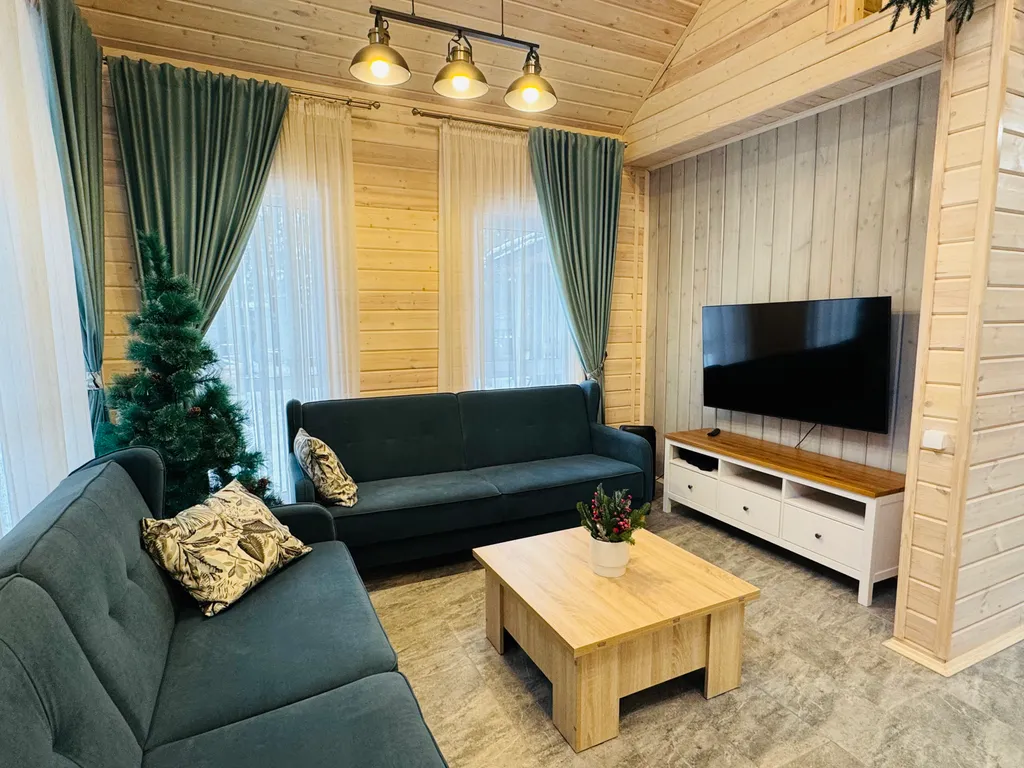 Коттедж Новый Теплый двухэтажный дом до 10 человек 1км Солнечная Долина — аренда посуточно в Миасс