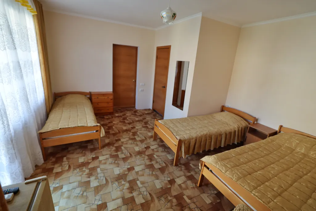 Квартира Квартира Четырехместный номер с доп. местом с балконом и видом на горы — Лазаревское