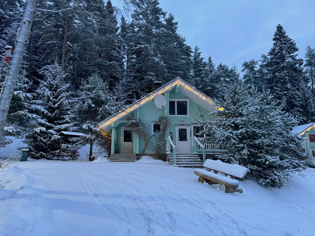 Уютный домик на берегу Ладожского озера дом 1