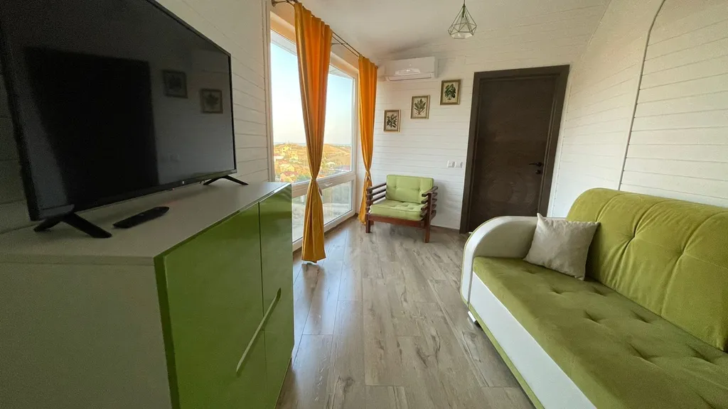 Купольный дом с видом на горы и море