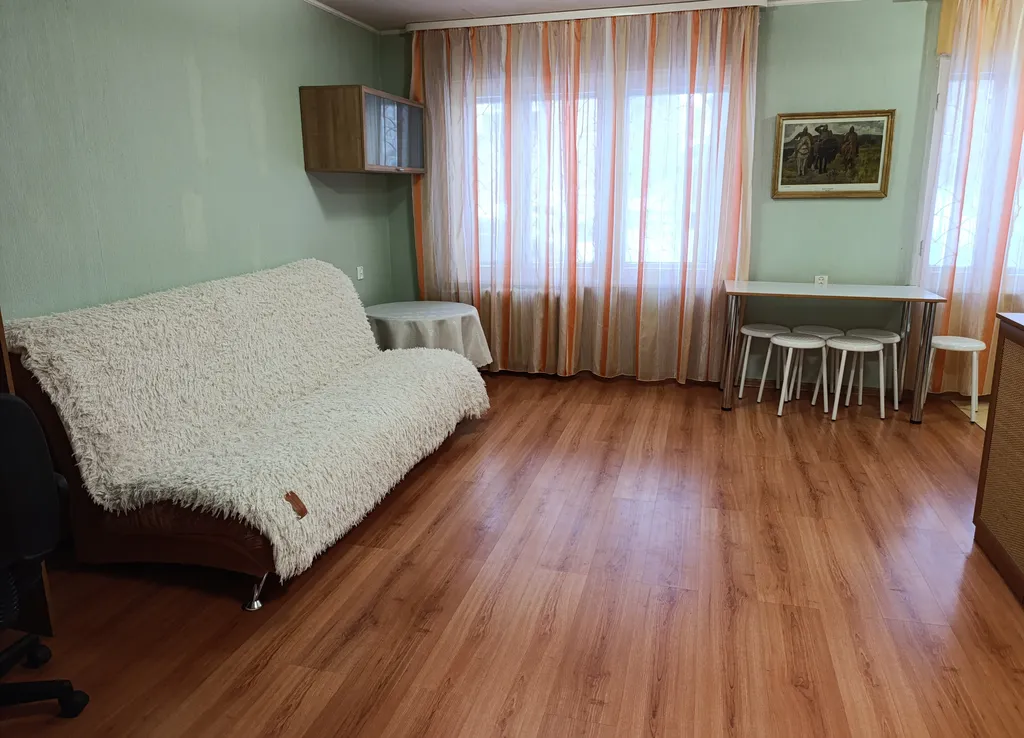 Отличная двушка рядом с набережной, военным училищем и вокзалом