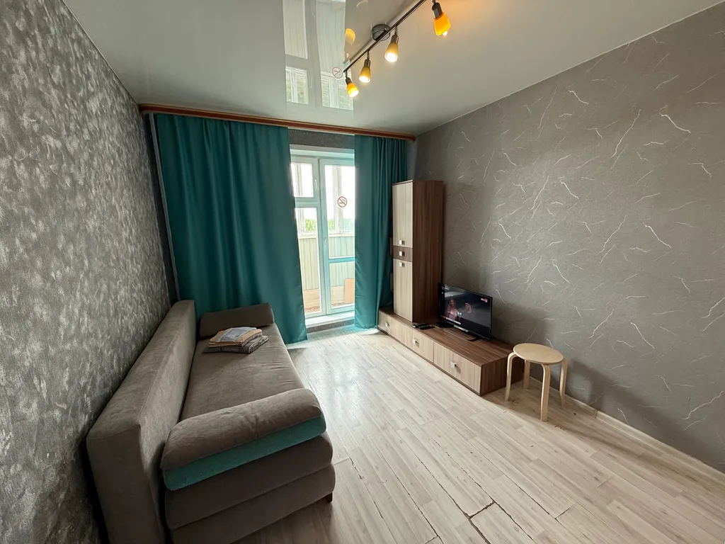 Студия  - диван, стиралка, холодильник, СВЧ, водонагреватель