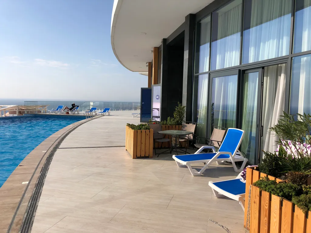 Апартаменты с выходом к бассейну