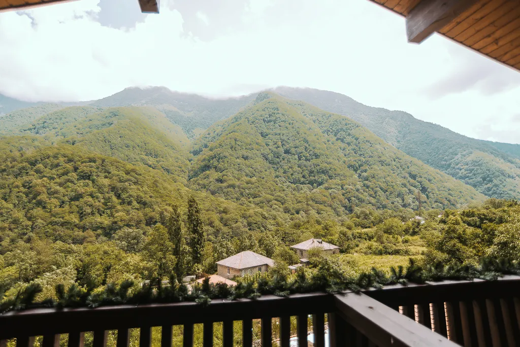 Домик в горах по дороге на Рицу