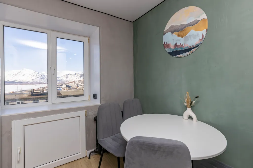 Уютная квартира с видом на горы и озеро