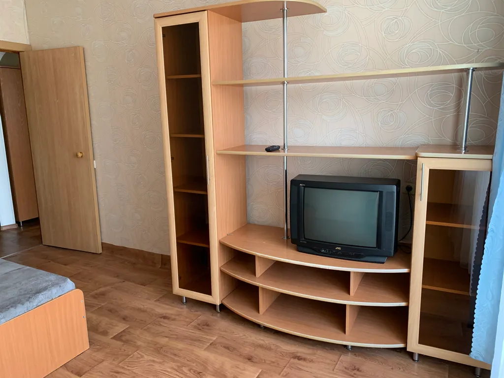 Квартира 1-комнатная квартира через дорогу от ТРЦ Планета — Красноярск