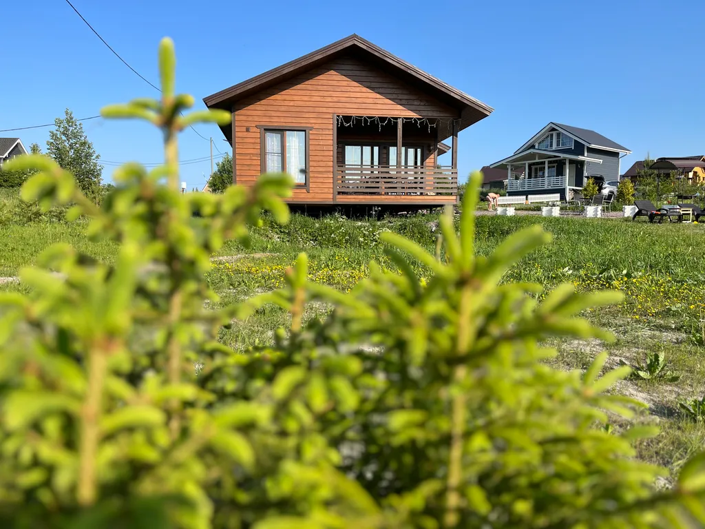 Новый современный коттедж рядом с озером