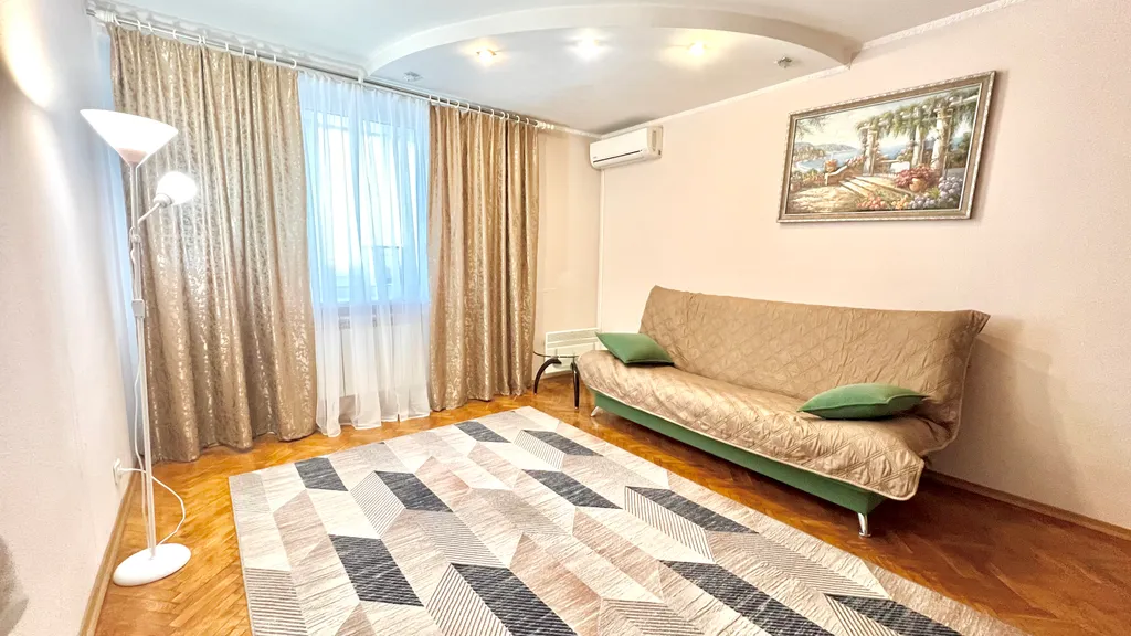 Трехкомнатная квартира в центре города