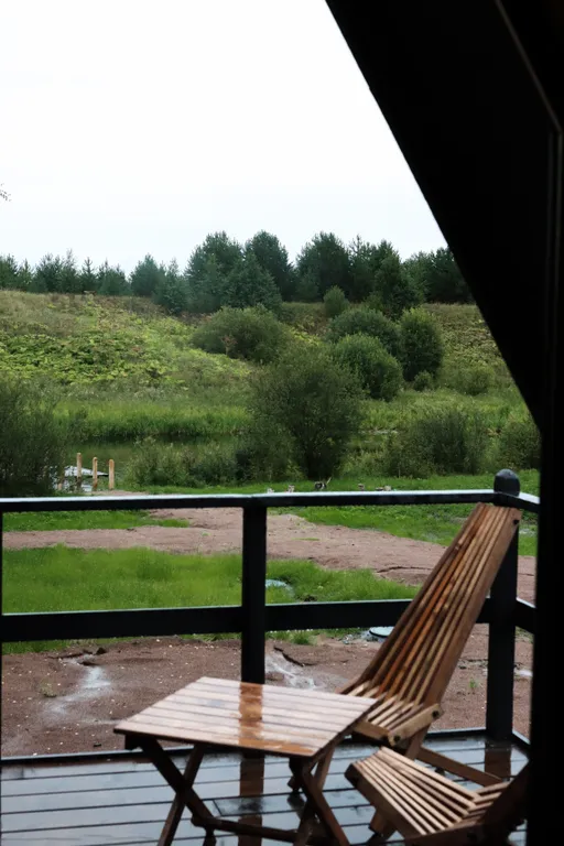 Дом A-frame с видом на реку