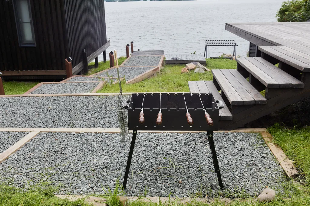 Домик на 2 с панорамным окном прямо на берегу озера