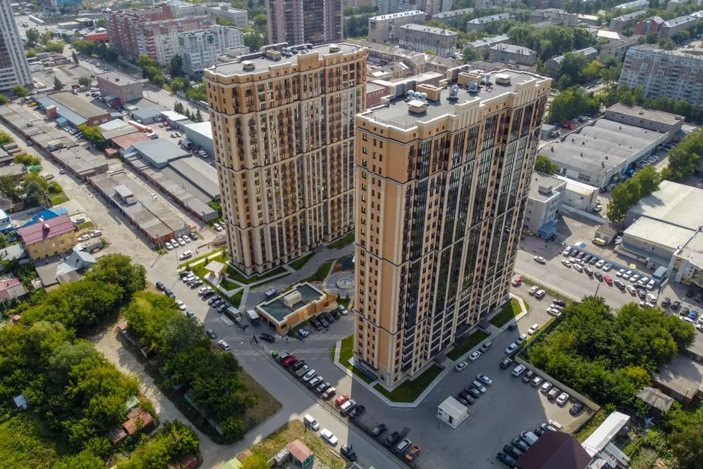 Трехкомнатная квартира-студия в центральном районе