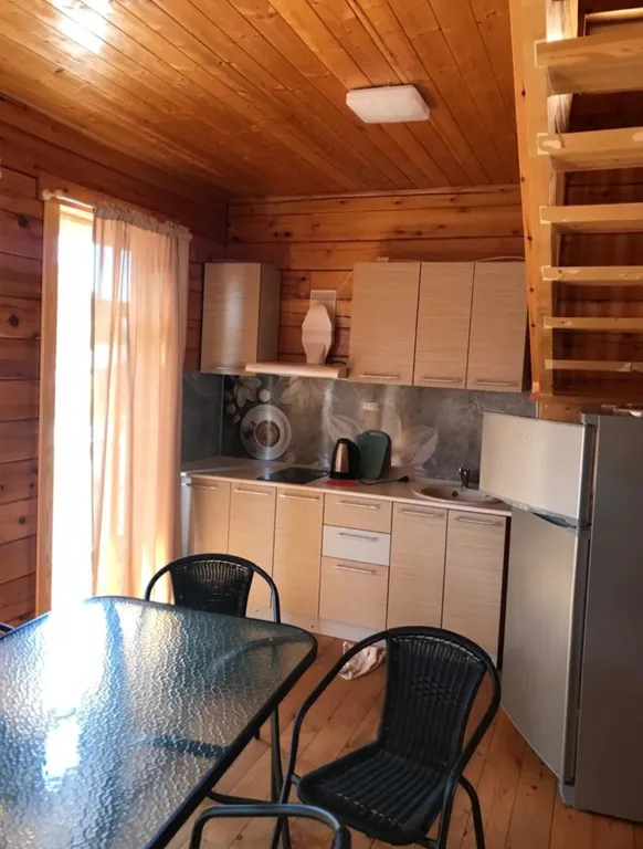 Уютный коттедж -сруб из сибирского кедра