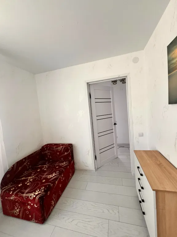 Свободна!!! Квартира-студия посуточно в центре Белогорска.