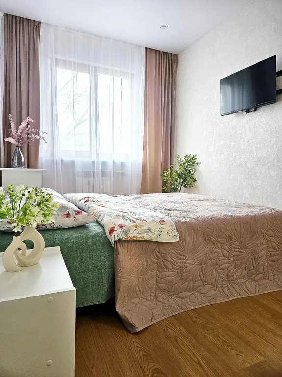 Просторная двухкомнатная квартира с дизайнерским ремонтом