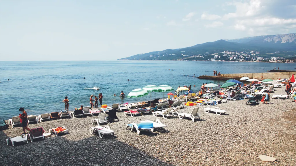 Коттедж - три этажа на берегу моря