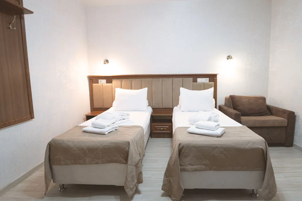 Трёхместный номер, доступен бассейн и сауна