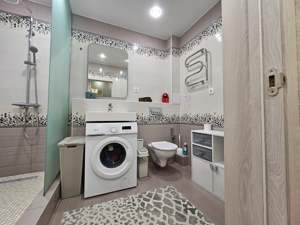 Студия с лоджией и панорамными окнами